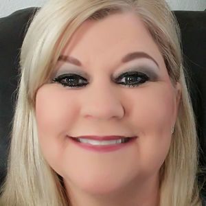 Meet your Posher, Becky